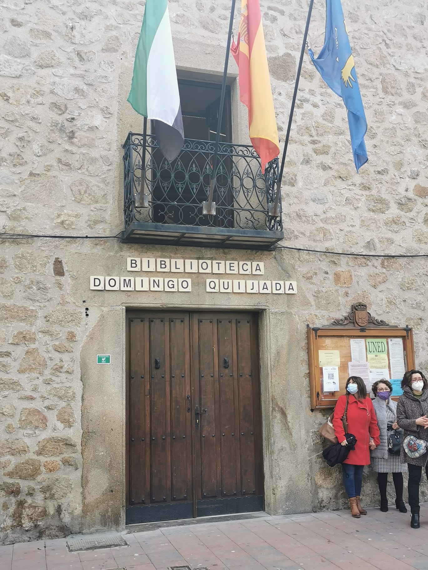 La Casa del Libro, Ãºnica empresa que presentÃ³ oferta, adjudicataria del contrato de suministro de fondos bibliogrÃ¡fico y soportes de almacenamiento.