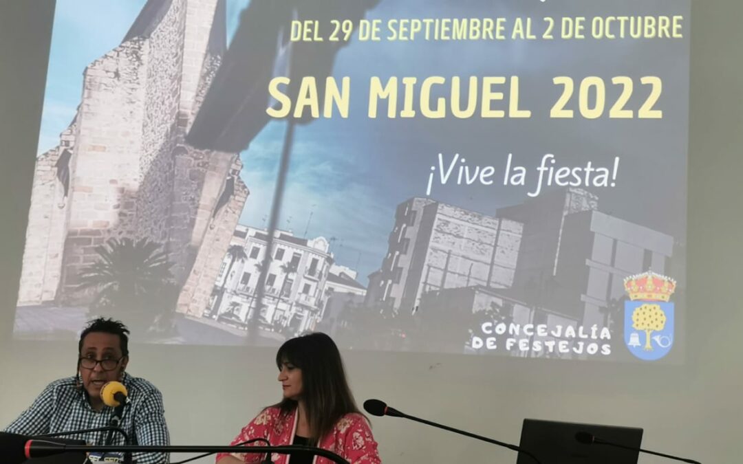 Raquel Medina y Alfredo VizcaÃ­no presentan la programaciÃ³n de las Ferias de San Miguel 2022.